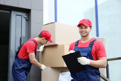 Professional packing services in Oldoakcommon for safe home moving
