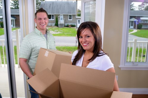 Careful furniture delivery during a small removal in Oldoakcommon